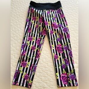 Betsey Johnson Rose Print Women’s Sz Xtra SM Activewear Athletic Leggings Yoga